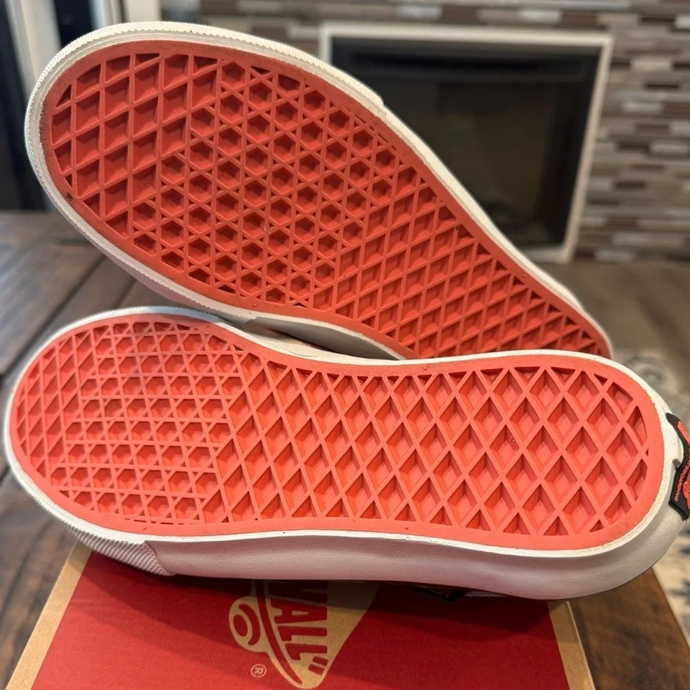 Vans Old Skool Tie-Dye Sneaker (EUC) - Picture 5 of 10